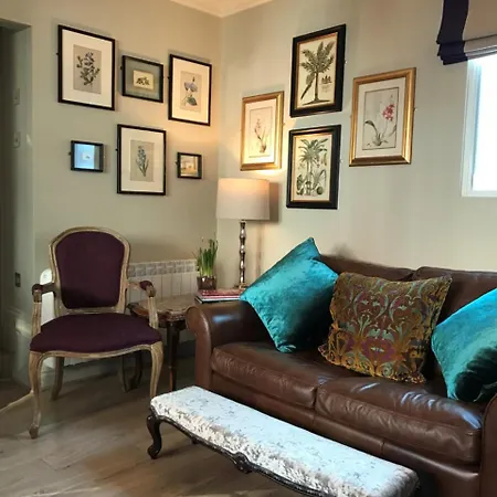 Coppergate Apartment *