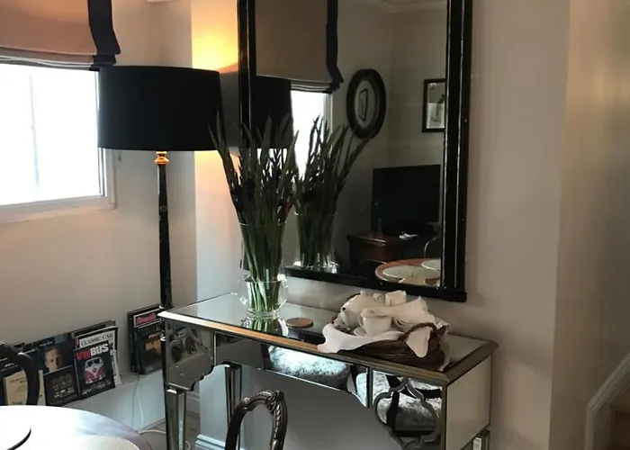 Coppergate Apartment *